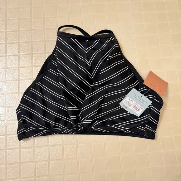 Women's Highneck Twist-Front Longline Bikini Top - Shade & Shore Size XL - Picture 3 of 7
